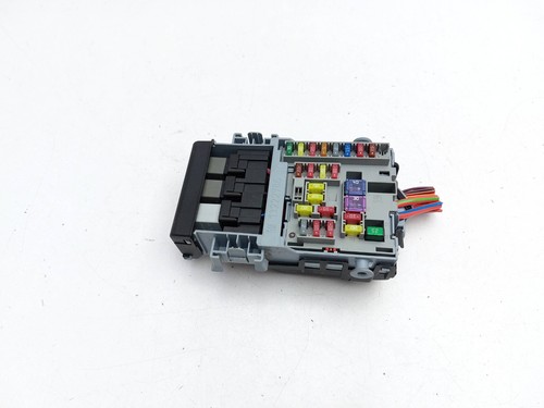 Fuse relay box 13222786 - fuse,
